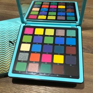 Authentic ABH Norvina Eyeshadow palette NIB